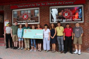 Red Arrow Diner Announces New Tenure Bonus for Loyal Employees